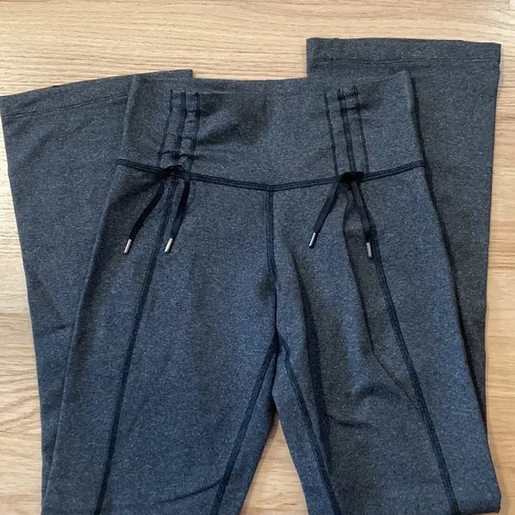 Lululemon Ruched Waist Leggings - Picture 3 of 5